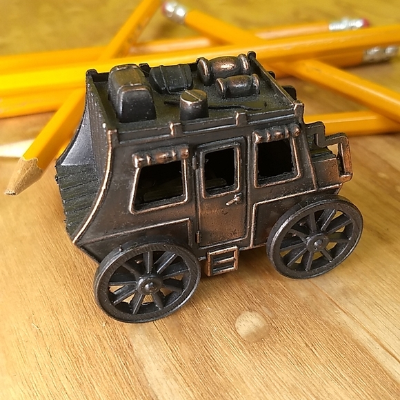 Collectable Metal Die Cast Stagecoach Sharpener - Picture 5 of 11